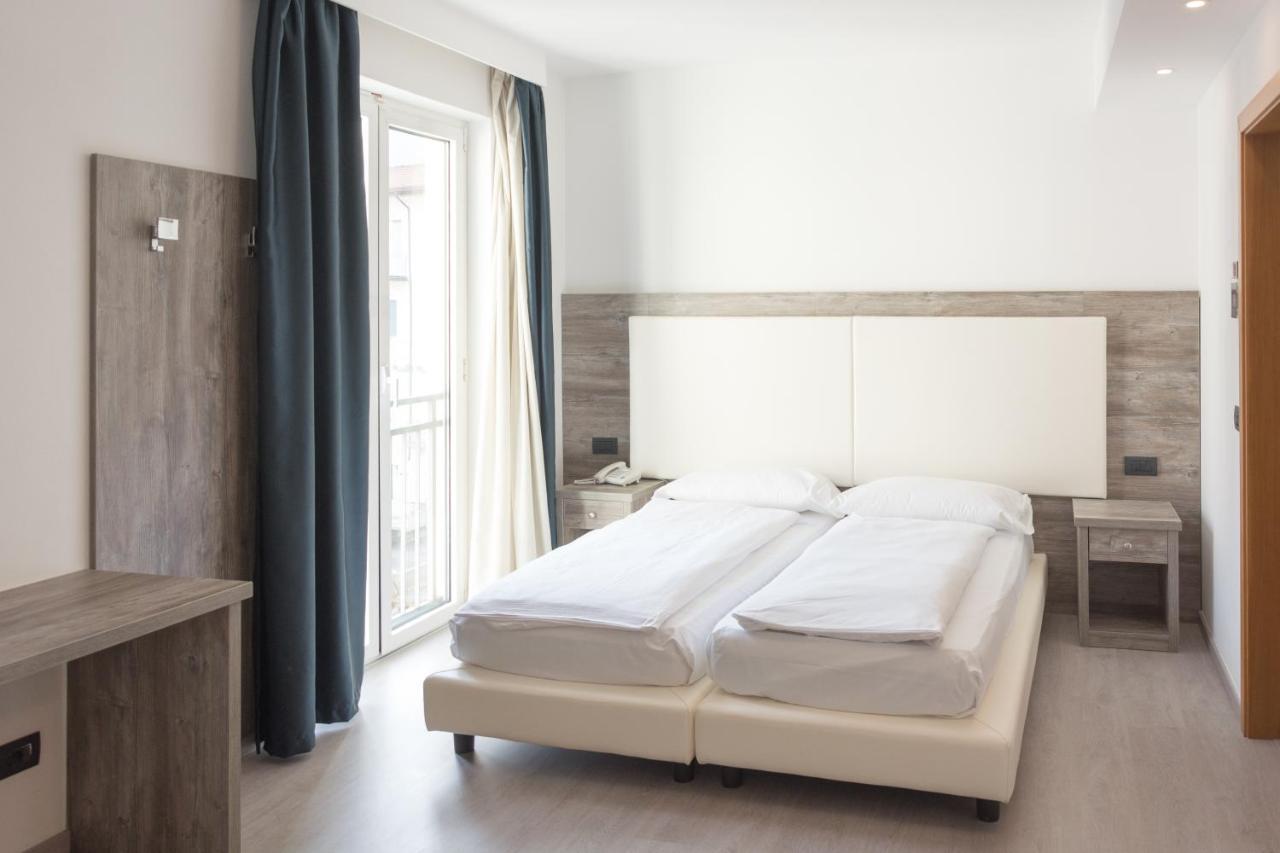 Hotel De Nac Torbole Sul Garda Exteriér fotografie