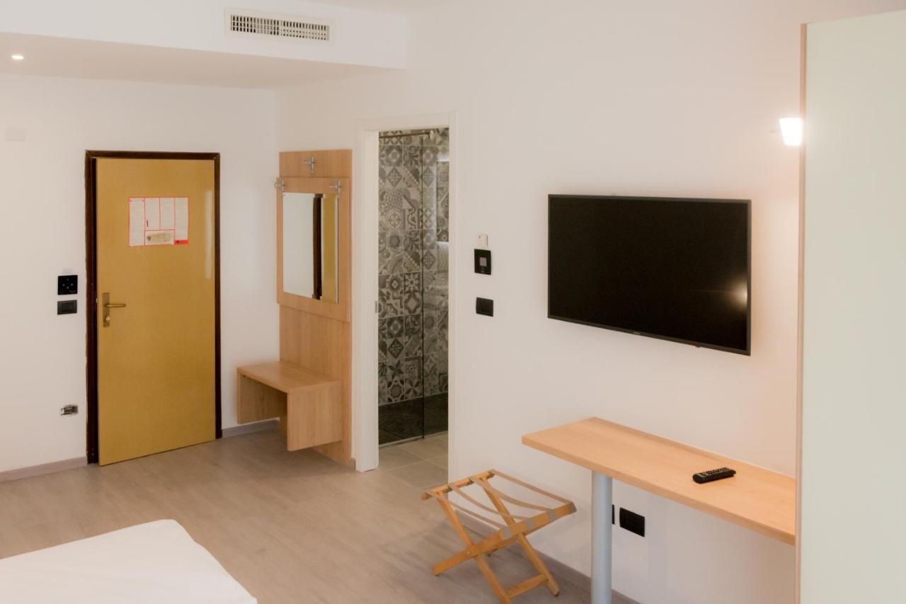 Hotel De Nac Torbole Sul Garda Exteriér fotografie